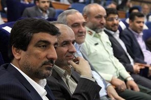 حسینی: شهرداری به جای تیمداری حقوق پرسنل را بدهد