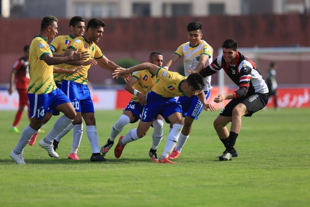 تصاویر/شادی گل آبادانی‌ها به پرسپولیس